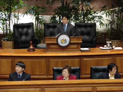Rep. Jon Riki Karamatsu presiding over the House floor session as Vice Speaker of the House during the 2007 Legislative Session.